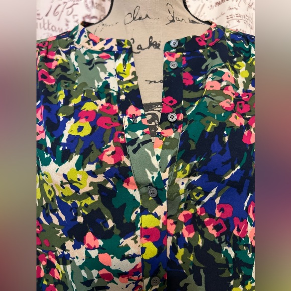 SOLD…58- J CREW Floral blouse Large - Picture 4 of 5